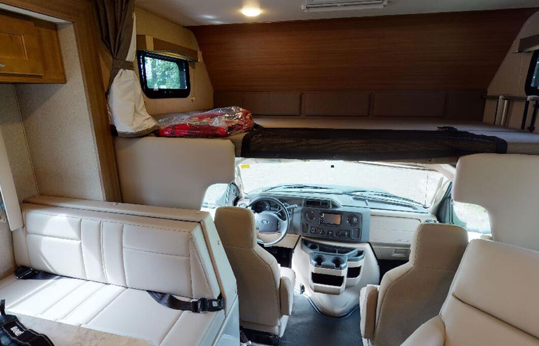 Class C Motorhome-Large (C-Large), , hi-res image number 13